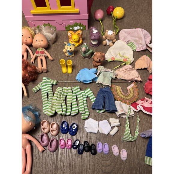 VTG 1979 Strawberry Shortcake 12 Dolls 6 Pets House Clothing Lot - Picture 8 of 16